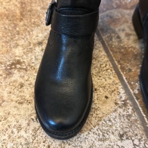 NWT Frye 77605 Veronica Slouch Harness Riding Motorcycle Leather Boots Size 6 - Picture 2 of 9